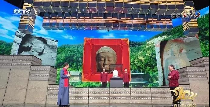 學(xué)者杭侃，在春晚上講述天龍山佛首的國寶傳奇，把考古的知識體驗(yàn)帶入日常生活
